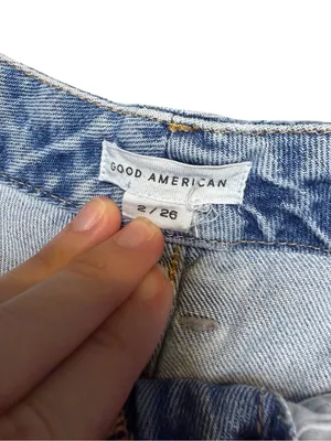 💙 Good American Good ’90s Denim Shorts Size 2/26 Light Wash Cutoff Jean Shorts 💙 thumbnail 6
