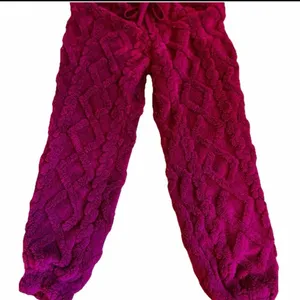 No Boundaries Women’s Wine Color Embossed Fleece Hoodie & Joggers Set size XS thumbnail 8