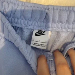 Nike sweatpants thumbnail 2