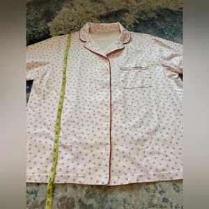 Uniqlo Light Pink Short Pajama Set with Small Floral Print thumbnail 7