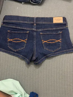 Abercrombie & Finch low rise micro booty shorts size 25 thumbnail 3