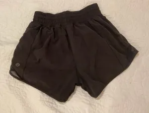 Lululemon short hotty hot thumbnail 1