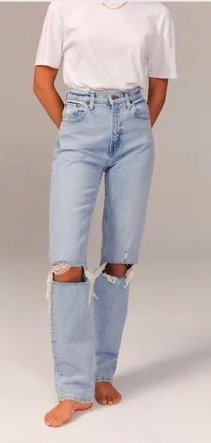 Abercrombie & Fitch The 90’s Straight Ultra High Rise 2 Short thumbnail 1