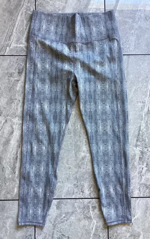 Vuori Womens Grey White Abstract Print High Rise Performance Leggings 7/8 Length thumbnail 1