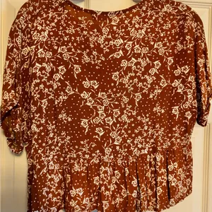 Altar’d State Orange and White Flower Peplum Top thumbnail 2