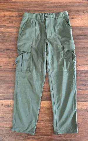 Men’s Zara olive cargo pants  thumbnail 1