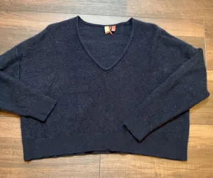 Pilcro Navy Blue 100% Cashmere V-Neck Boxy Pullover Sweater XS Anthropologie thumbnail 1