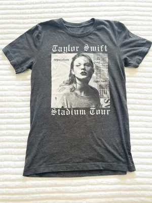 taylor swift reputation tour tee size small thumbnail 1