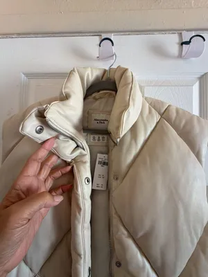 Abercrombie & Fitch Oversized Vegan Leather Quilted Puffer Vest thumbnail 6