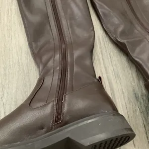 Brown flat boots Size 9 thumbnail 5
