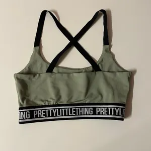 Pretty Little Thing Light Green & Black X-Back Sports Bra Size 2 GUC thumbnail 5