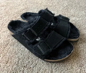 Arizona Birkenstock Shearling Sandals Women’s black thumbnail 1