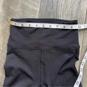Lululemon High Rise Reveal Precision Tights in Black Size 2 Laser Cut Mesh Leg thumbnail 8