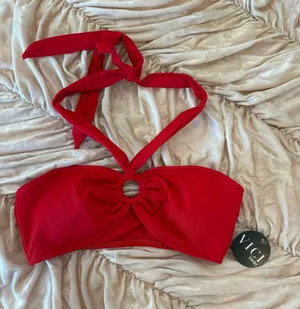 VICI bikini top thumbnail 1