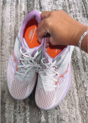 Women’s Saucony Running Shoes thumbnail 1