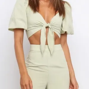 Petal & Pup Celine Top Puff Sleeve Tie Front Blouse in Green Women’s Size 10 thumbnail 1