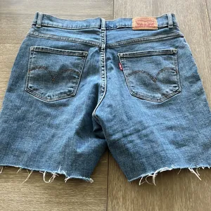 Levi’s Bermuda Jean Short thumbnail 4