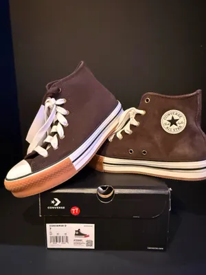 Women’s Converse Chuck Taylor 8.5W/7Y thumbnail 2