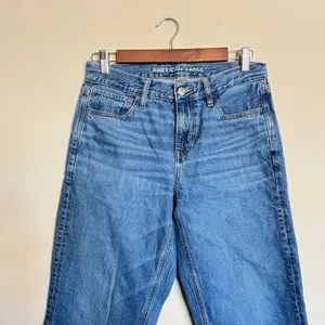 American Eagle Jeans‎ 90s Straight Leg Medium Wash Rigid Denim Womens 4 thumbnail 3