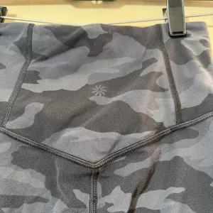 Athleta Elation Camo Leggings XS 7/8 Tight Gray Black‎ High Rise Yoga thumbnail 7