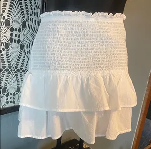 Divided white ruffled mini skirt thumbnail 3