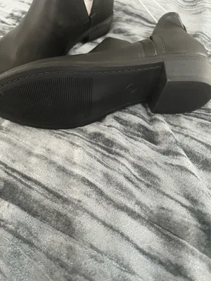 Black half ankle boots Size 6.5 By universal thread thumbnail 3