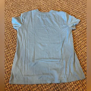 Nike shirt thumbnail 2