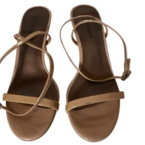 Jeffrey Campbell beige patent leather slingback heels sandals ankle strap sz 7 thumbnail 4
