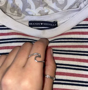 Brandy Melville Long Sleeve thumbnail 3