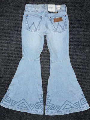 Wrangler NWT Jeans Sz 26x30 Blue High Rise Flare Bell Bottom Aztec Embroidered thumbnail 3