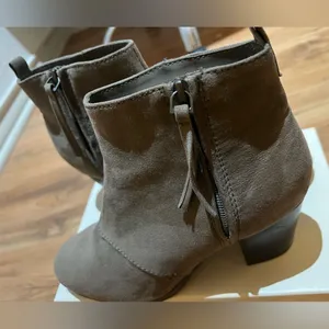 Old Navy Booties thumbnail 3