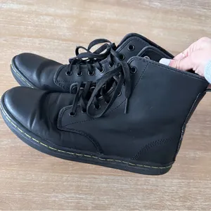 Dr. Martens Shoreditch Lace Up Boots thumbnail 3