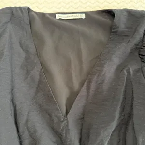 Abercrombie & Fitch Black Long Sleeve Tiered Ruffle Mini Dress XSP Petite thumbnail 3