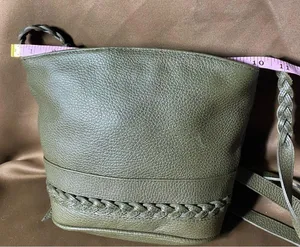 Saddle River Chic Green Leather Bucket Bag thumbnail 3