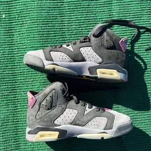 Air Jordan 6 Retro GS 'Bordeaux' Size 6.5y Women’s Size 8 thumbnail 3
