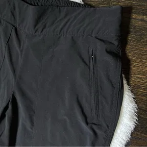 Athleta Chelsea Cargo Lined Jogger Pant in Black thumbnail 6