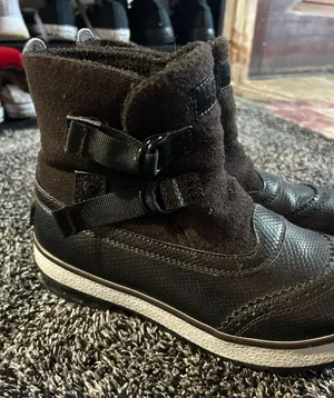UGG boot thumbnail 1
