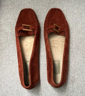 NEW Ugg Burnt Orange Suede Shearling Moccasin Loafers thumbnail 1