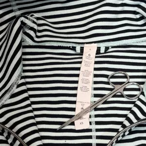 Lululemon Full‎ Zip Stripe Jacket Mint Black Funnel Neck Track Top Womens Size 4 thumbnail 4