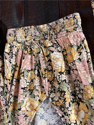 American Eagle Floral Faux Wrap-Front Smocked Hem Top - XS thumbnail 4