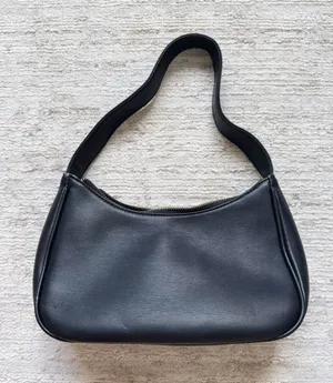 Amazon Black Leather Shoulder Bag with Curved Strap thumbnail 1