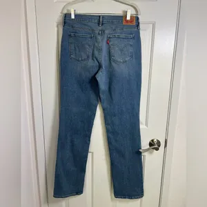 Levi's Women's Straight Leg Jeans‎ in Blue Size 10 thumbnail 3