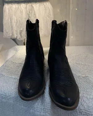 Coconuts by Matisse Black Ankle Boots thumbnail 1