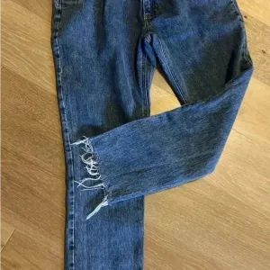 Abercrombie & Fitch‎ Ultra High Rise Mom Jeans women’s Size 27 thumbnail 7