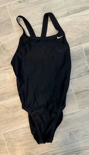 Nike Women’s One-Piece Swimsuit S thumbnail 1