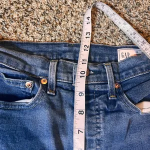 GAP‎ Womens Vintage Slim High Rise Distressed Ripped Jeans Size 28 Blue Denim thumbnail 4