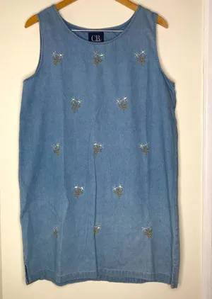 Vintage lightweight denim jumper dress with embroidered flowers size large thumbnail 1