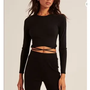 Abercrombie & Fitch Cropped Top Women's M Black Viscose Ribbed Knit Stretch NWT thumbnail 2