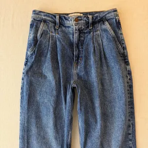 Abercrombie & Fitch 80s Mom Pleated Ultra High Rise Jeans Women 28/6R Blue thumbnail 9