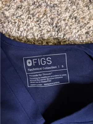 FIGS Top Scrub thumbnail 2